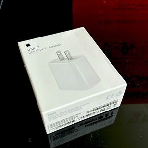 New Apple USB-C 20W Adapter